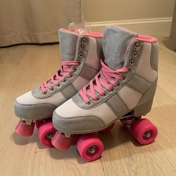 GLITTER Roller skates ✨🛼 - Picture 3 of 5
